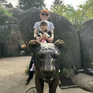 Meet your Posher, Cynthia